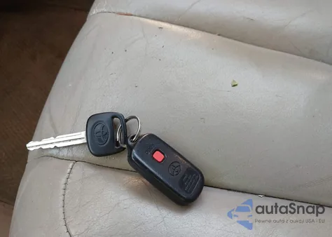 2000 Toyota Avalon Xls z USA, uszkodzony, nr VIN 4T1BF28B4YU091749